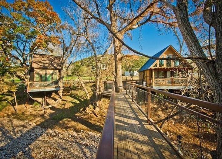 RiverRoad Treehouses - awesome for a romantic getaway!